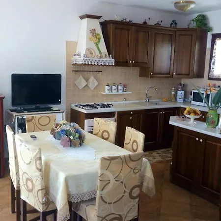 House With 2 Bedrooms In Torre Degli Ulivi Capoterra 2 Km From The Beach